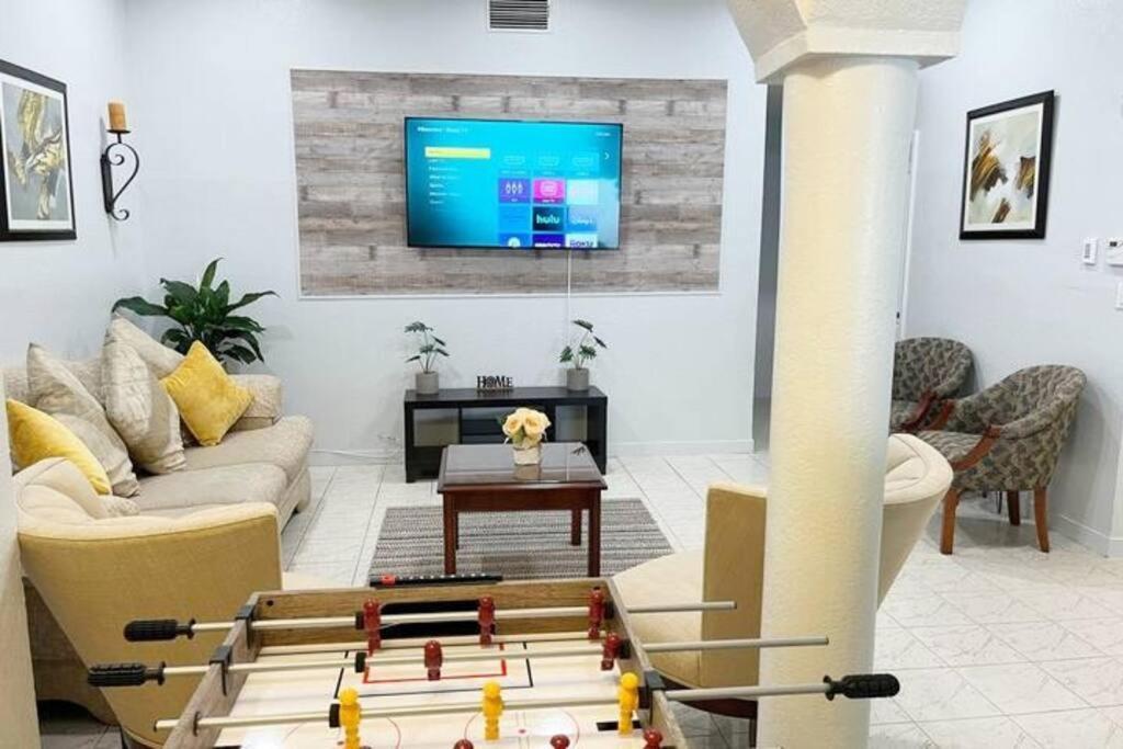 Amazing & Cozy Duplex Near Zoo Miami ! 빌라 외부 사진