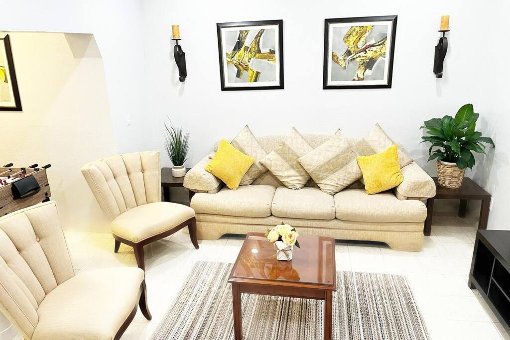 Amazing & Cozy Duplex Near Zoo Miami ! 빌라 외부 사진
