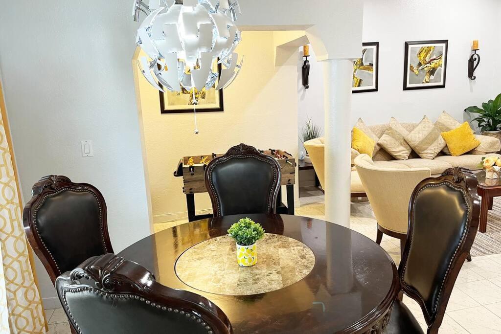 Amazing & Cozy Duplex Near Zoo Miami ! 빌라 외부 사진
