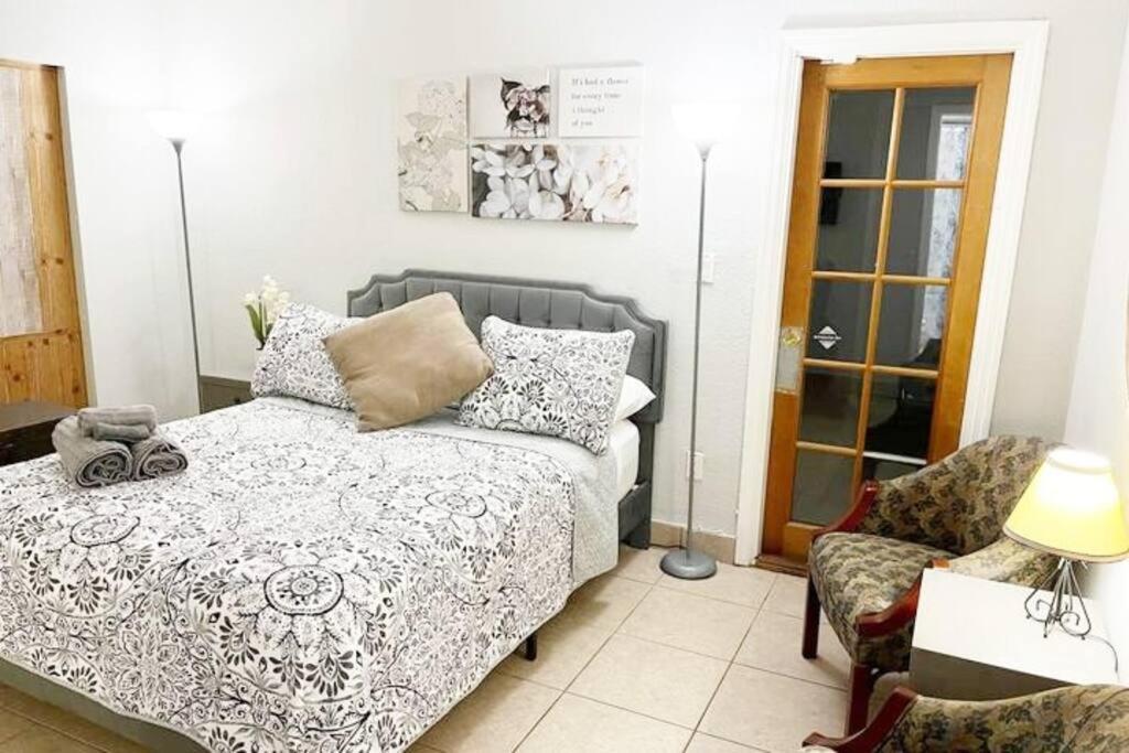 Amazing & Cozy Duplex Near Zoo Miami ! 빌라 외부 사진