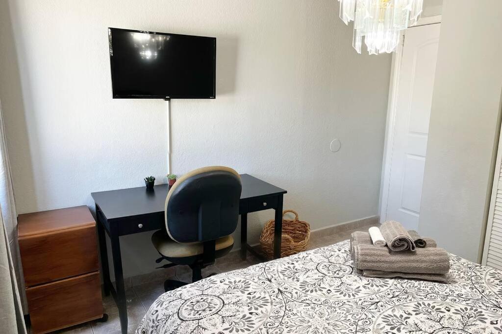 Amazing & Cozy Duplex Near Zoo Miami ! 빌라 외부 사진