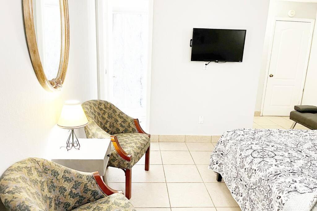 Amazing & Cozy Duplex Near Zoo Miami ! 빌라 외부 사진