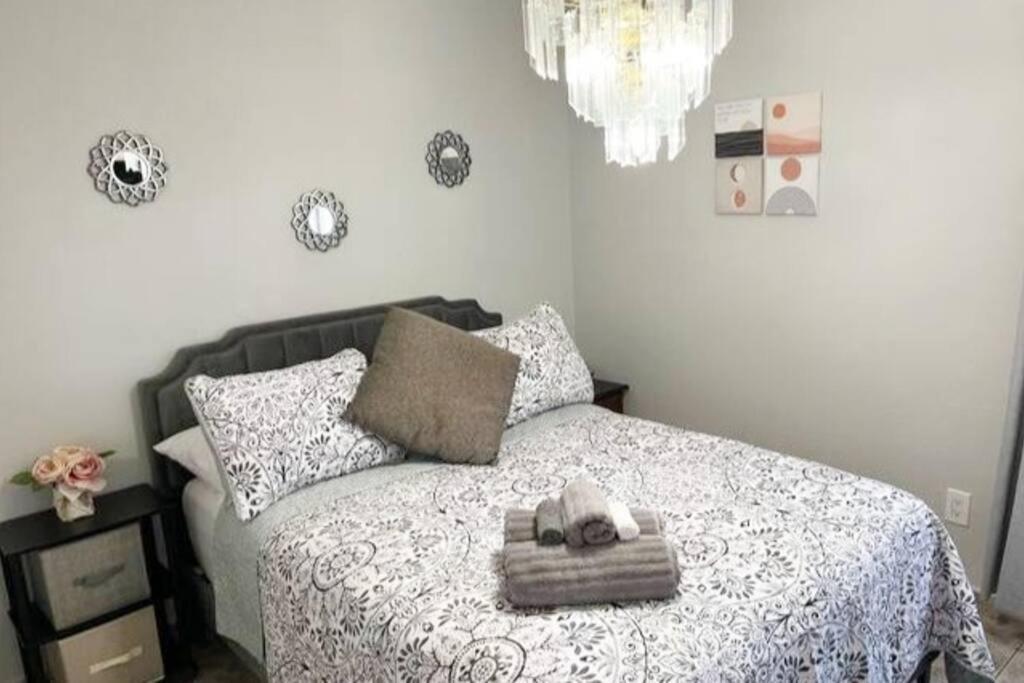 Amazing & Cozy Duplex Near Zoo Miami ! 빌라 외부 사진