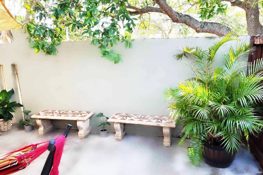 Amazing & Cozy Duplex Near Zoo Miami ! 빌라 외부 사진