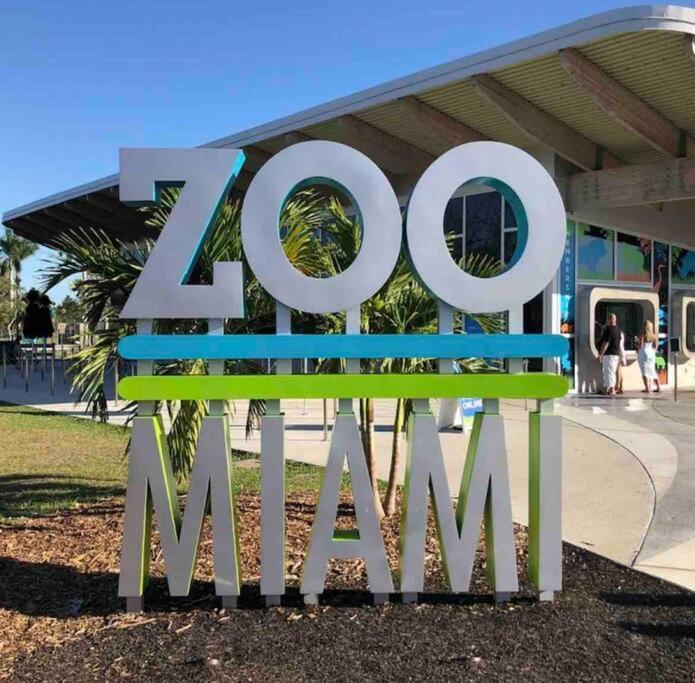 Amazing & Cozy Duplex Near Zoo Miami ! 빌라 외부 사진